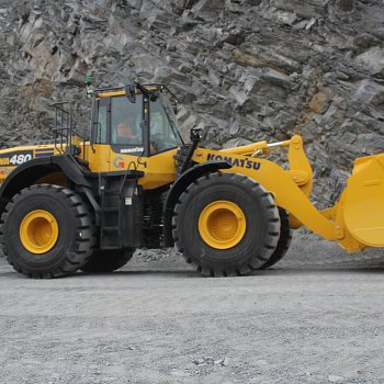 Our new Komatsu WA480-8 Wheeled Loader arrives